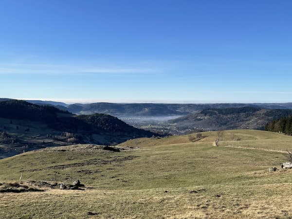 Paysage de moyenne montagne dans les Vosges.